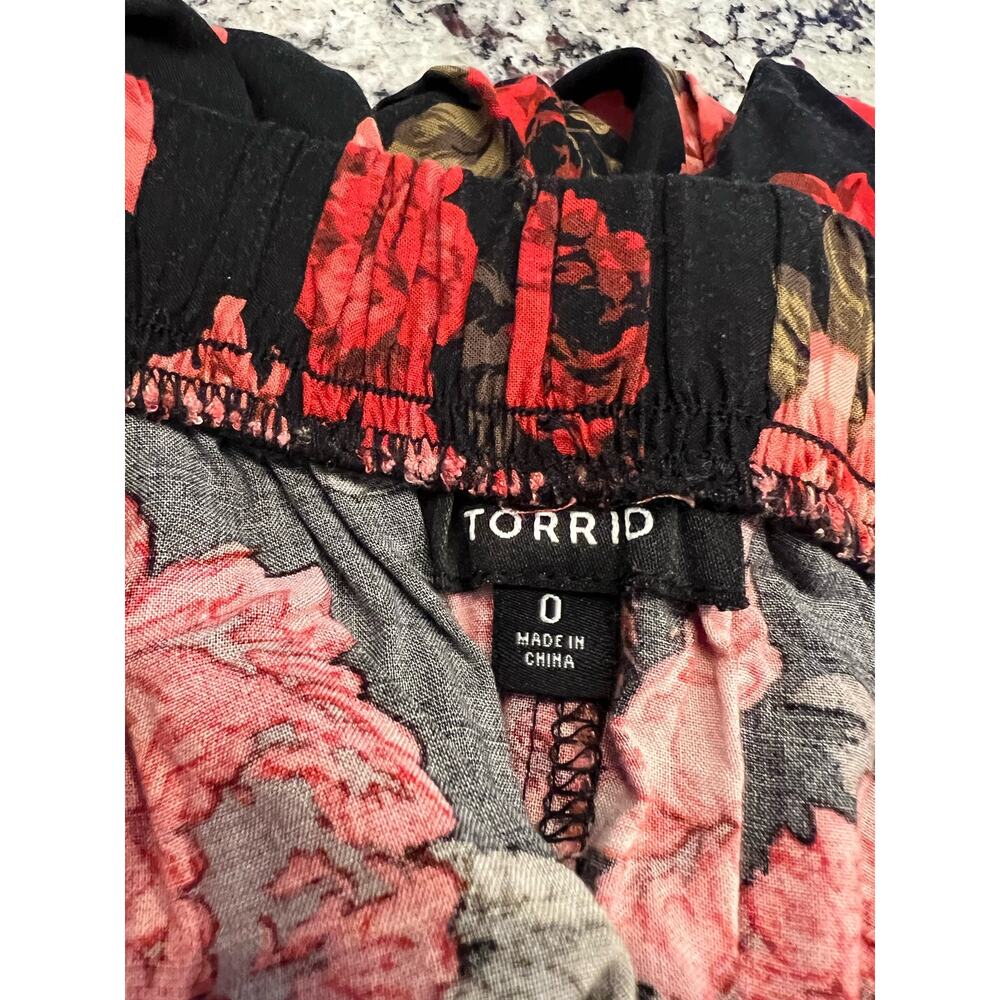 Torrid black rose high low Challis skirt size 0 - Picture 8 of 11